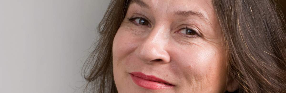 Eva Mattes singt, spielt, rezitiert