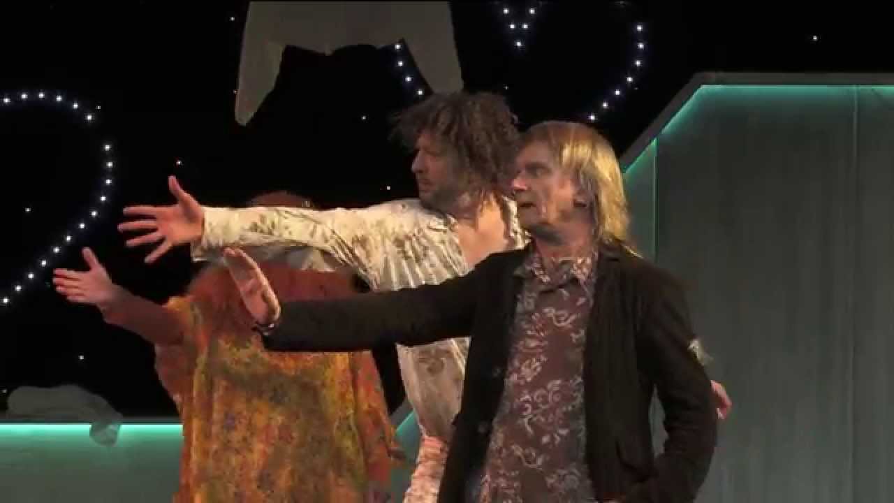 Videostill Trailer für "Falling in Love" - Theater Kanton Zürich